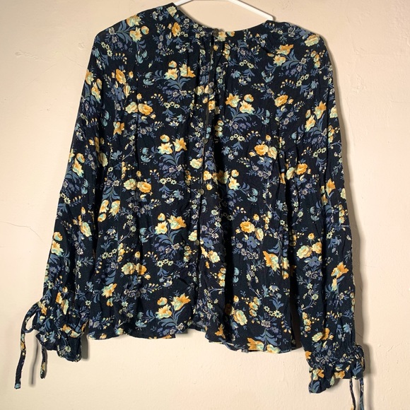 American Eagle black yellow floral keyhole front open back button up top Sz XS - Picture 8 of 9